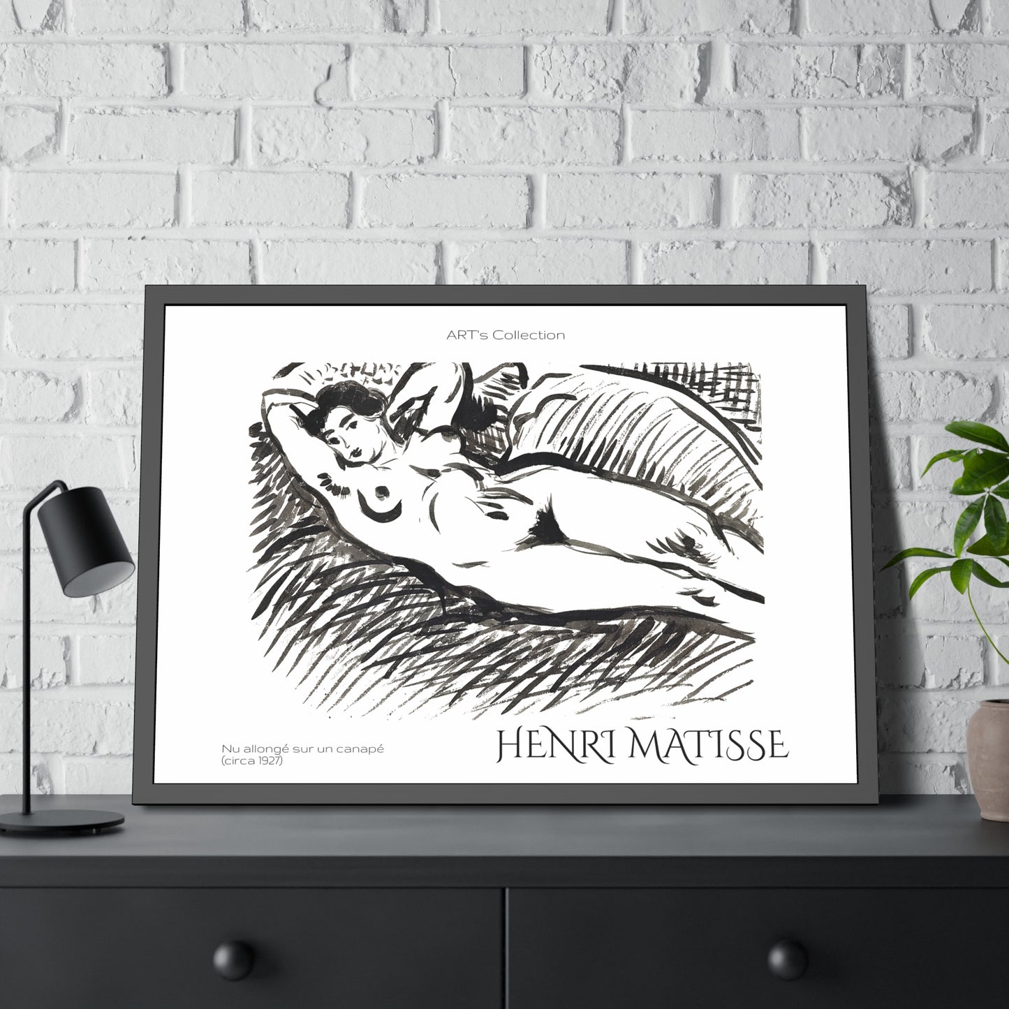 Nu allongé sur un canapé (circa 1927) by Henry Matisse  / Affiche Encadrée série ART's Collection