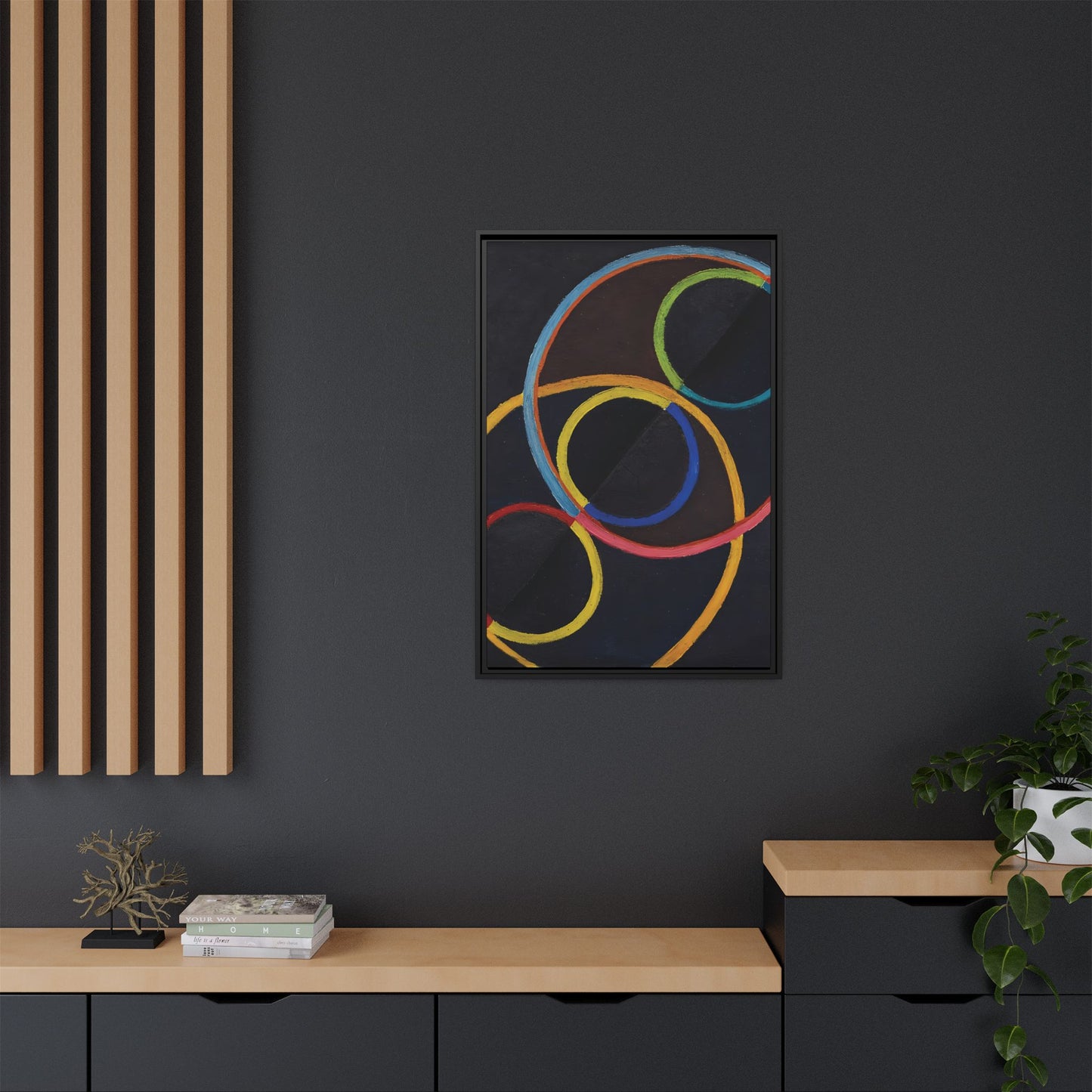 Relief noir avec des cercles de couleur  by Robert Delaunay  / Toile encadrée sur caisse américaine