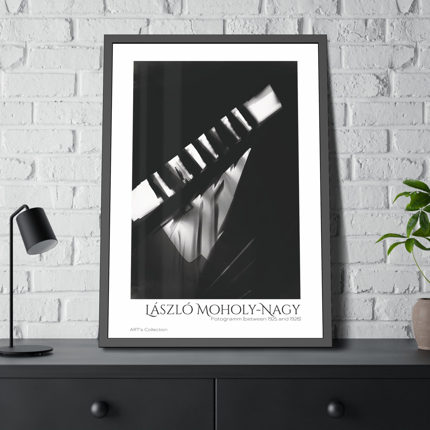 Fotogramm (between 1925 and 1928) by László Moholy-Nagy  / Affiche Encadrée série ART's Collection